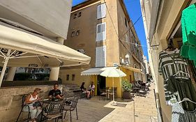 Jakov Apartment With Balcony